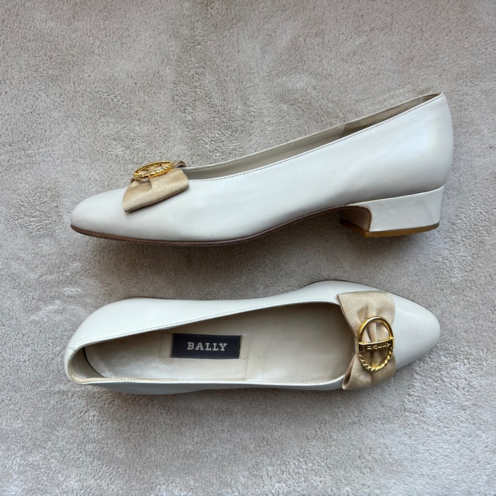 Bally Women 6 M Cream Leather Low Block Heel‎ Pumps Gold Buckle Bow Shoes Money